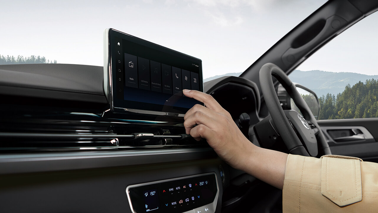Smart audio with 12.3-inch touchscreen